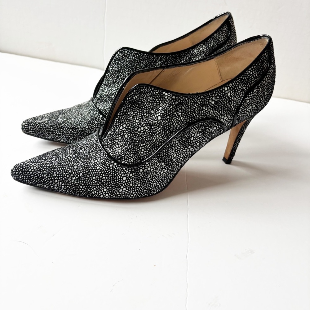 JON JOSEF Made in Spain Elegant Black and White Women's Heels sz. 9